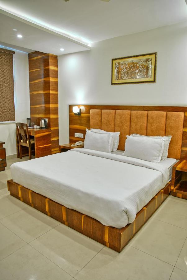 Height View Residency Hotel Дехрадун Екстериор снимка