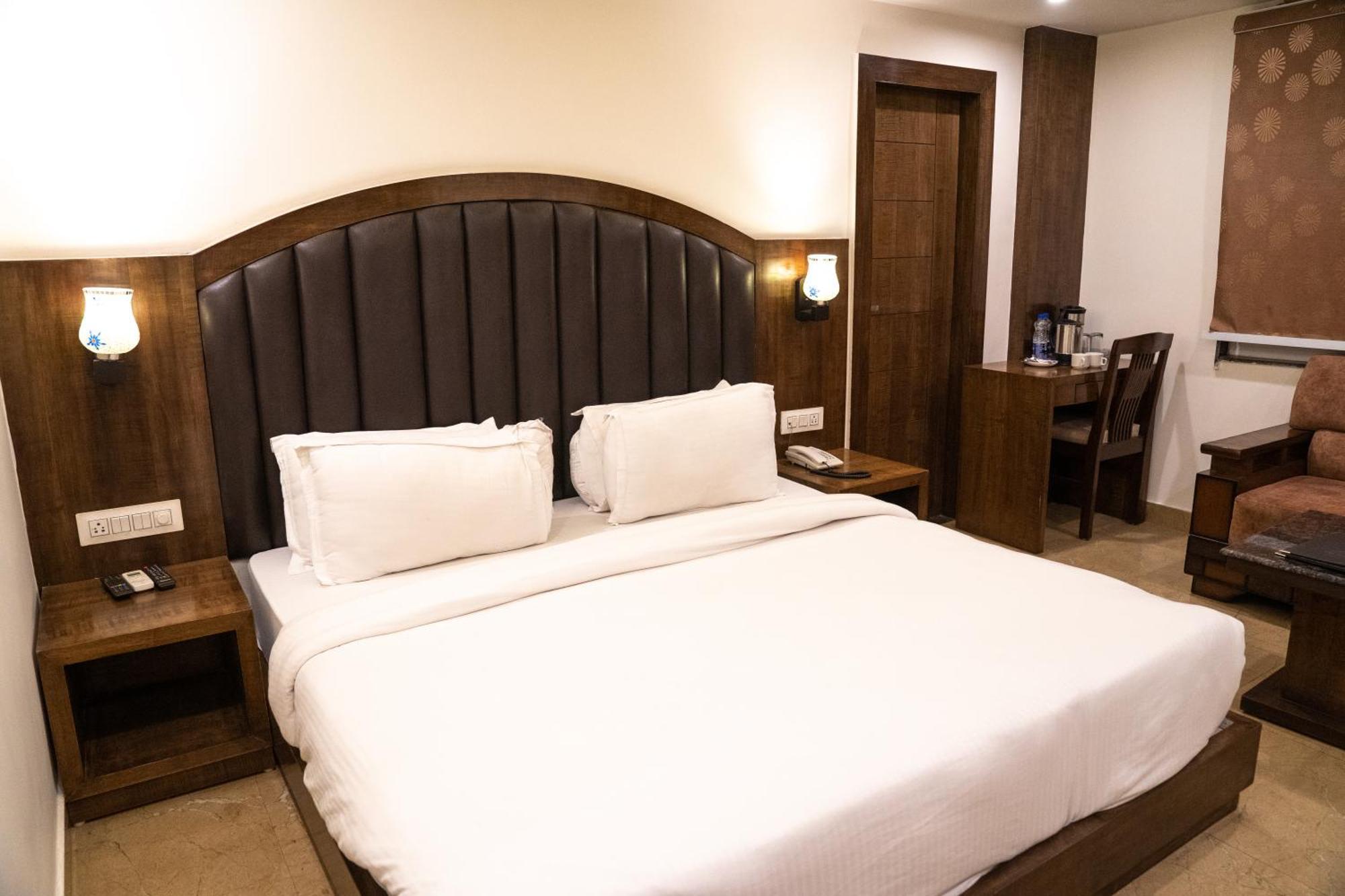 Height View Residency Hotel Дехрадун Екстериор снимка